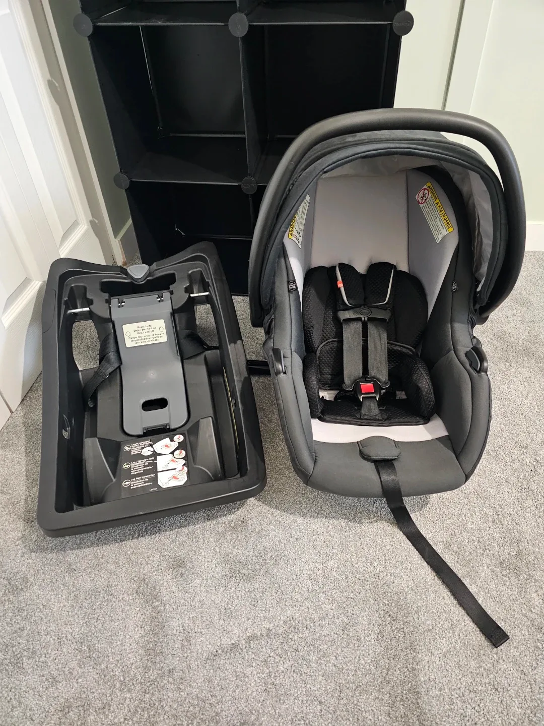 gb Asana35 Infant Car Seat with Base - excellent condition