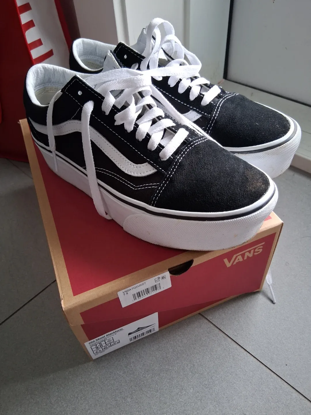 Platform Vans image indicator(2)