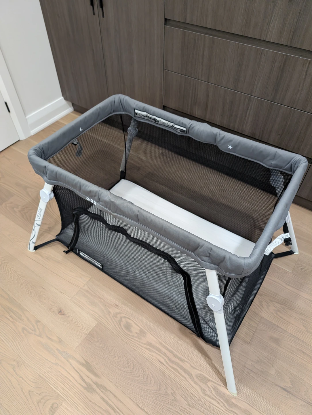Guava Family Lotus Travel Crib - Grey - photo 3