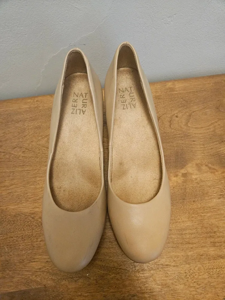 Naturalizer Beige Heels image indicator(2)