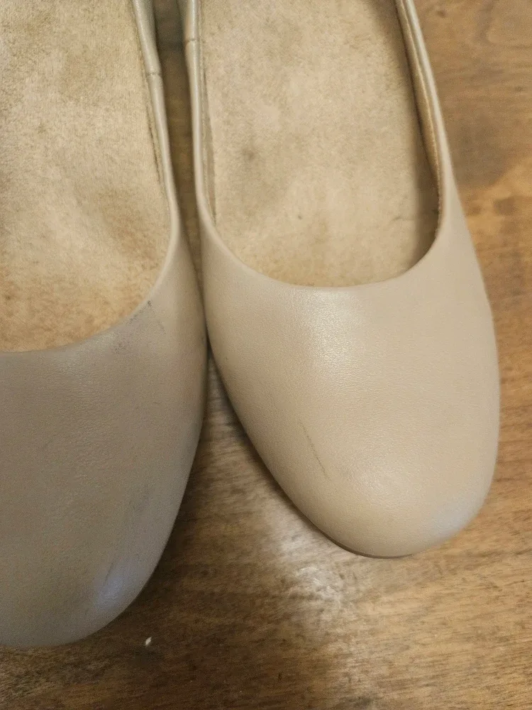 Naturalizer Beige Heels image indicator(3)