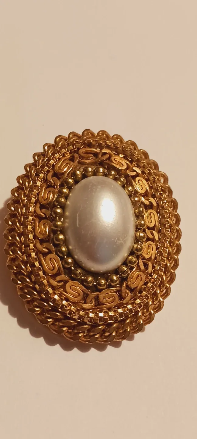 Beautiful Vintage Gold Tone Filigree Pearl Scarf Clip