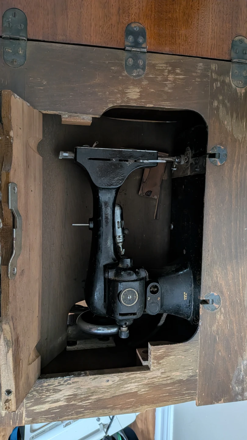 Sewing Machine Table - photo 3