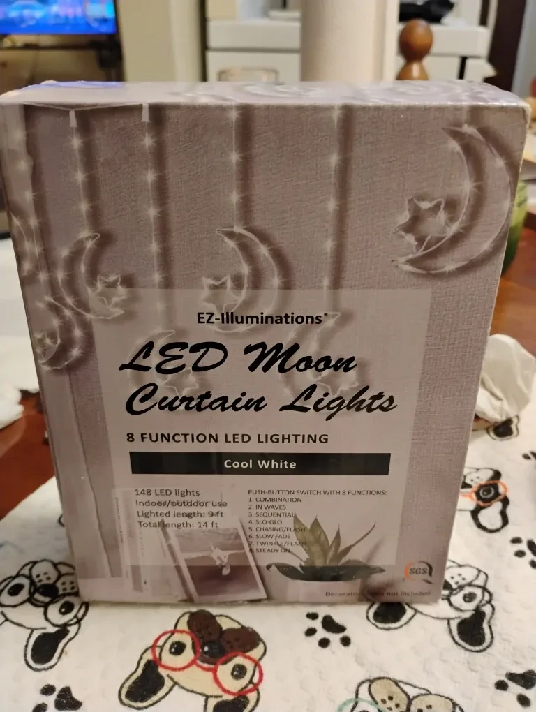 EZ-Illuminations LED Moon Curtain Lights - Cool White