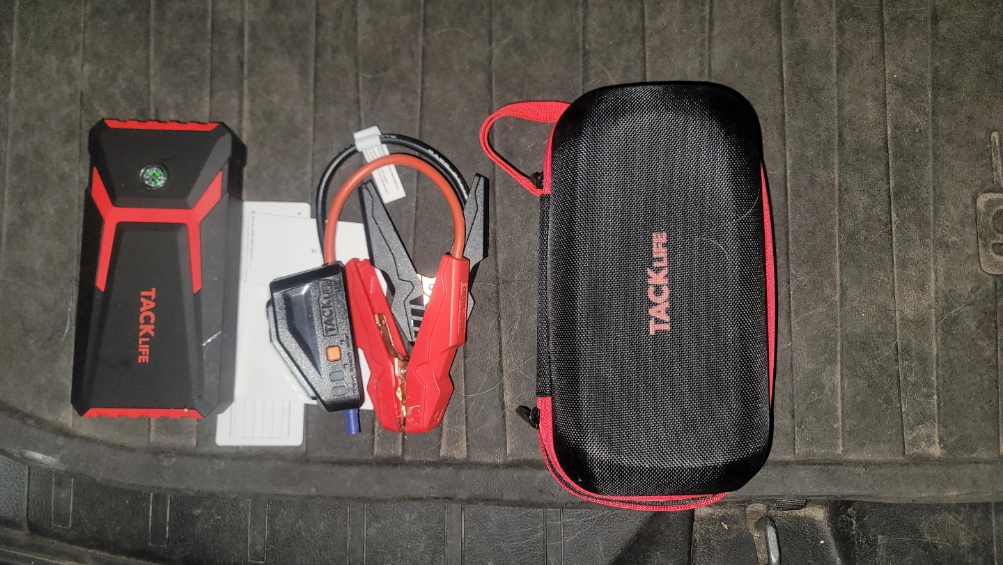 Tacklife Car Jump Starter - photo 2