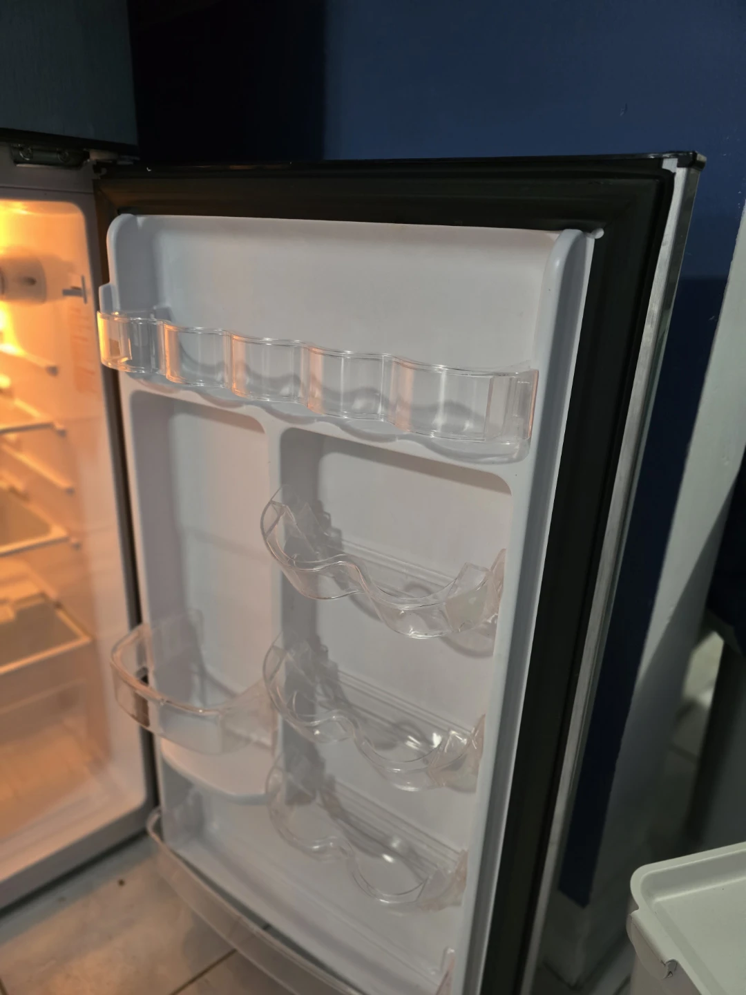 Magic Chef Mini Fridge - photo 4