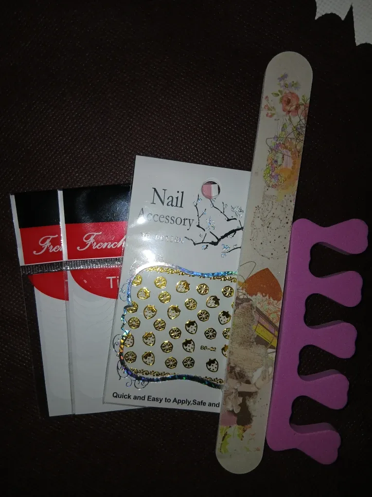 Press On Nails + Polish + Accessories image indicator(6)