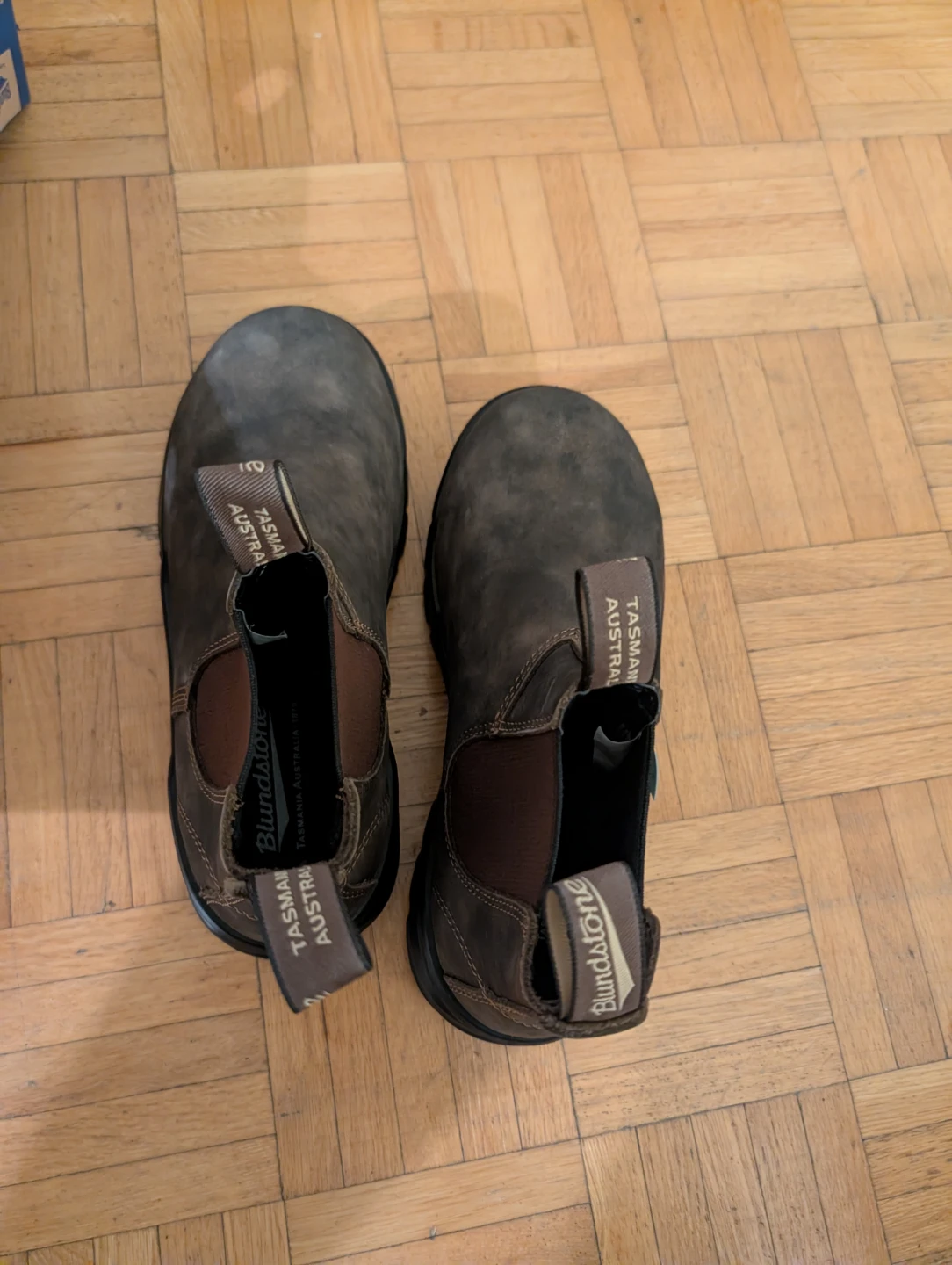 Blundstone 8302 Rustic Brown Size 5.5 Boots