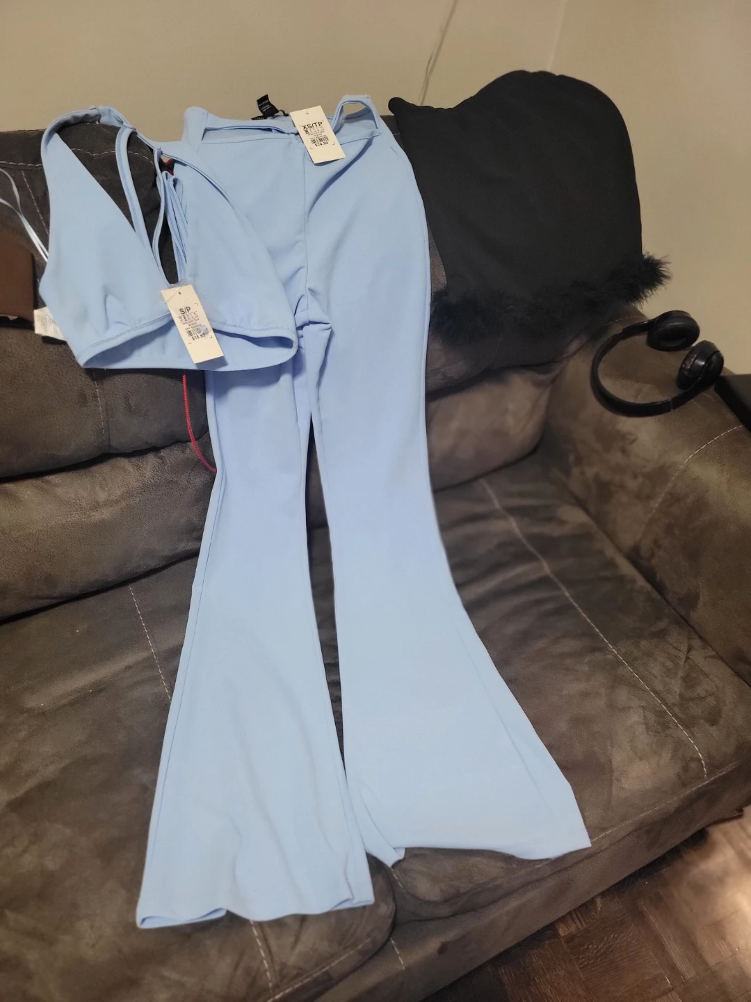 Assorted Women's Clothing - photo 2