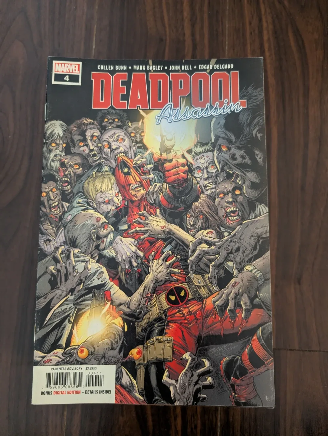 Marvel/DC Comic Book Lot - Deadpool, Spider-Man, Watchmen, Flash image indicator(9)