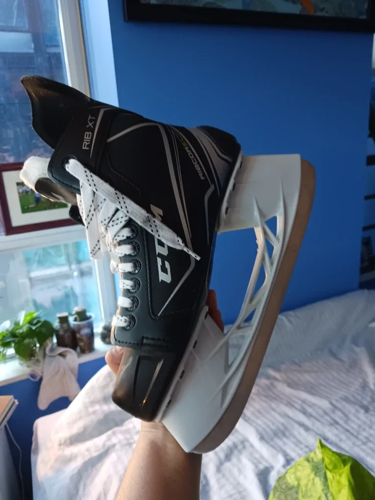CCM Ribcor XT Ice Hockey Skates - Size 8
