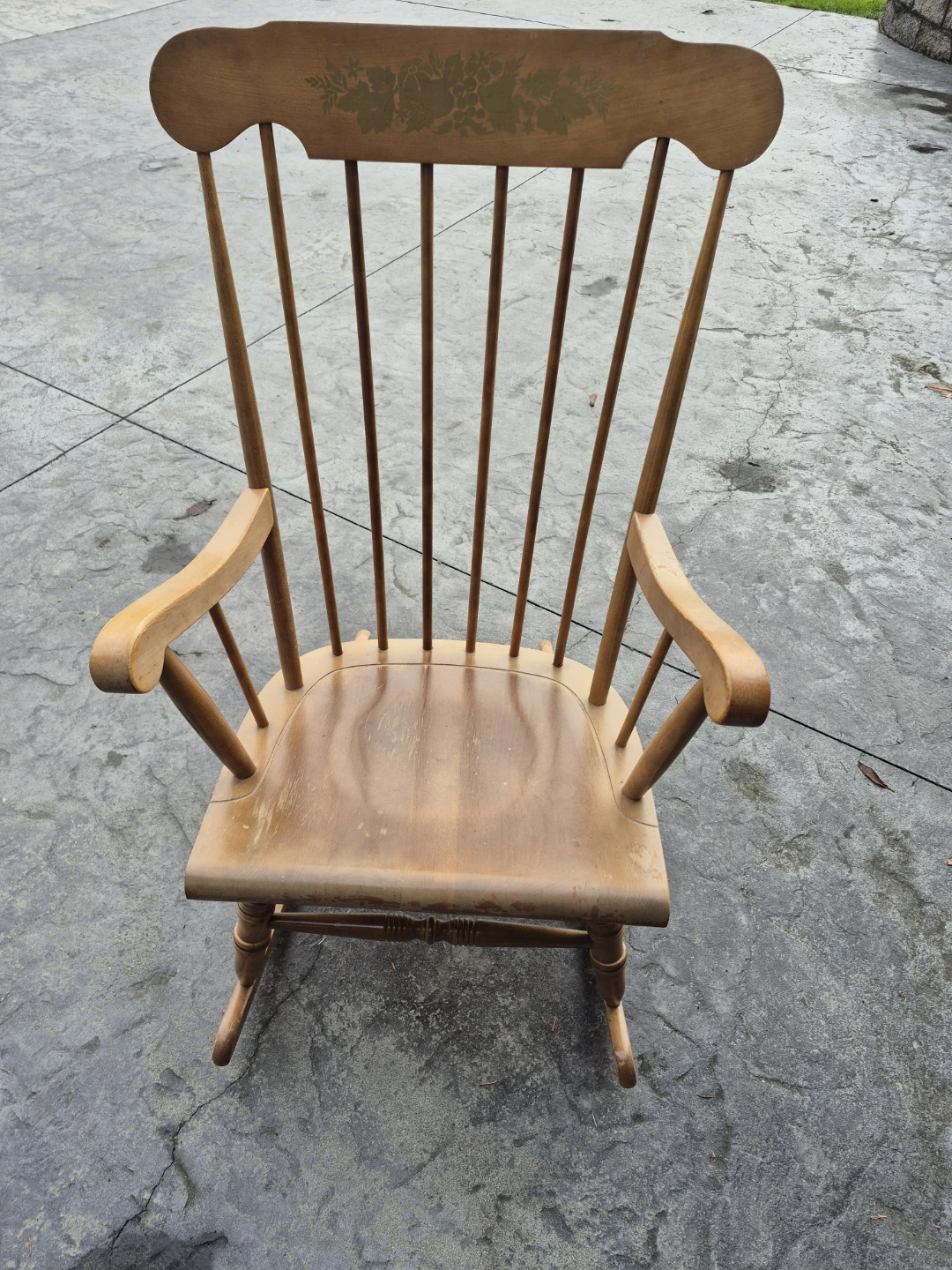 Wooden Rocking Chair - Great Condition - photo 4