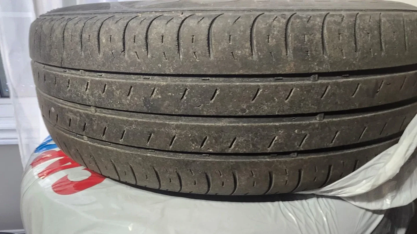 Hyundai 205/65R16 Kumho Tires image indicator(5)