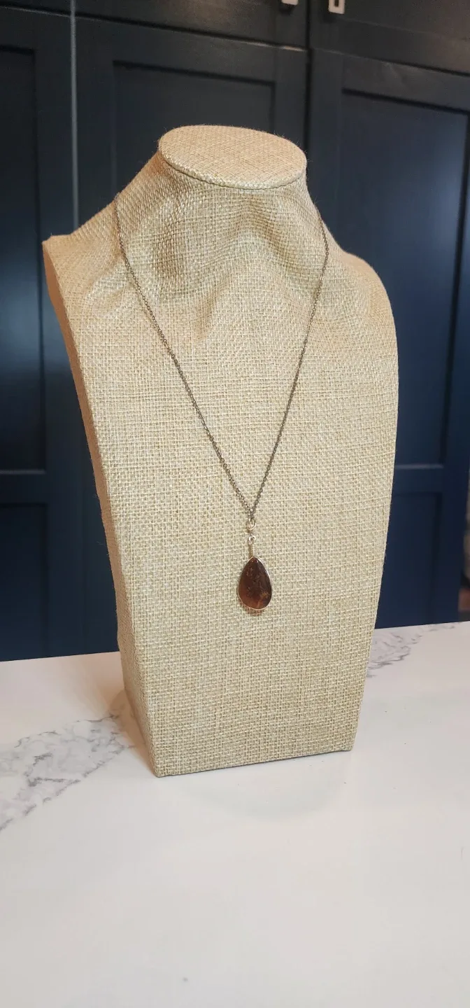 Amber Teardrop Pendant Necklace image indicator(2)