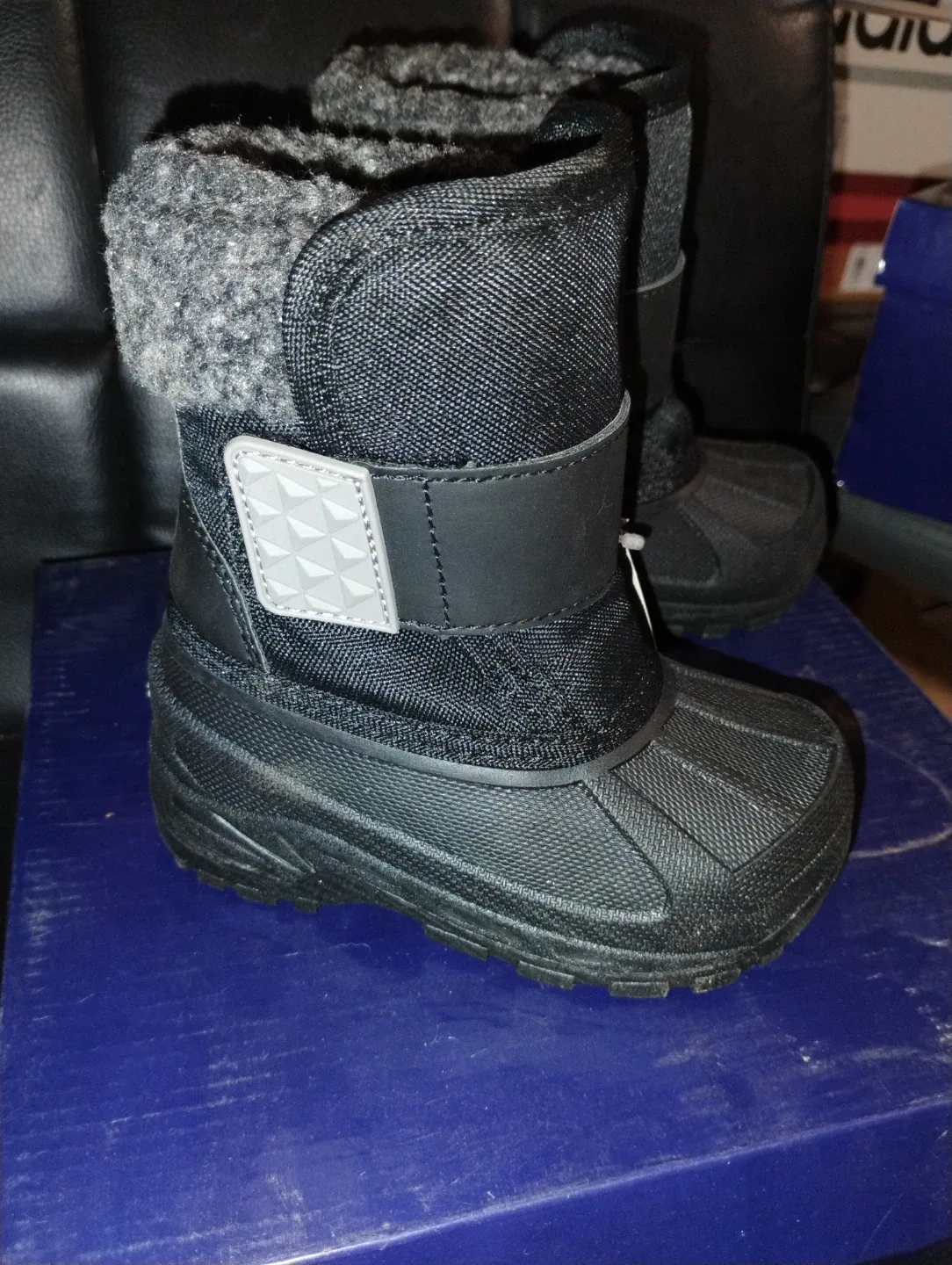 Elements toddlers' Black Winter Boots - Size 6 (New) image indicator(4)