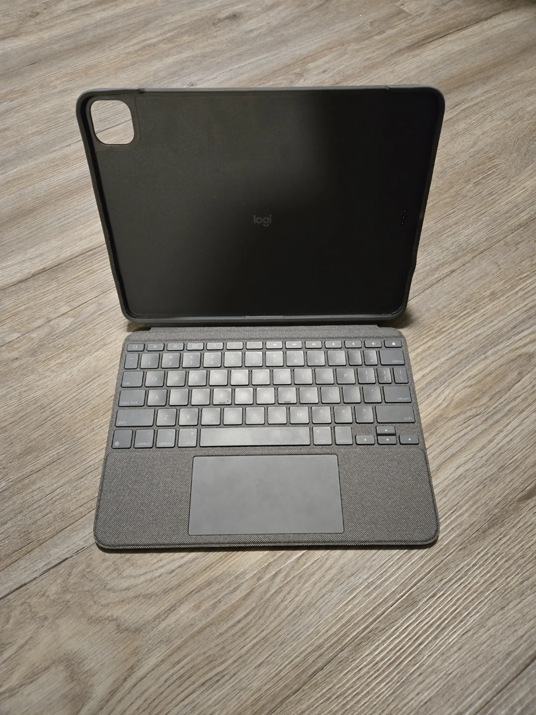 Logitech iPad Pro 11inch Keyboard Folio Case 3,4 rd Gen