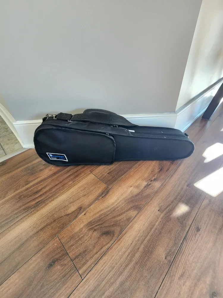 1/10 Size Violin with Case and Bow image indicator(3)