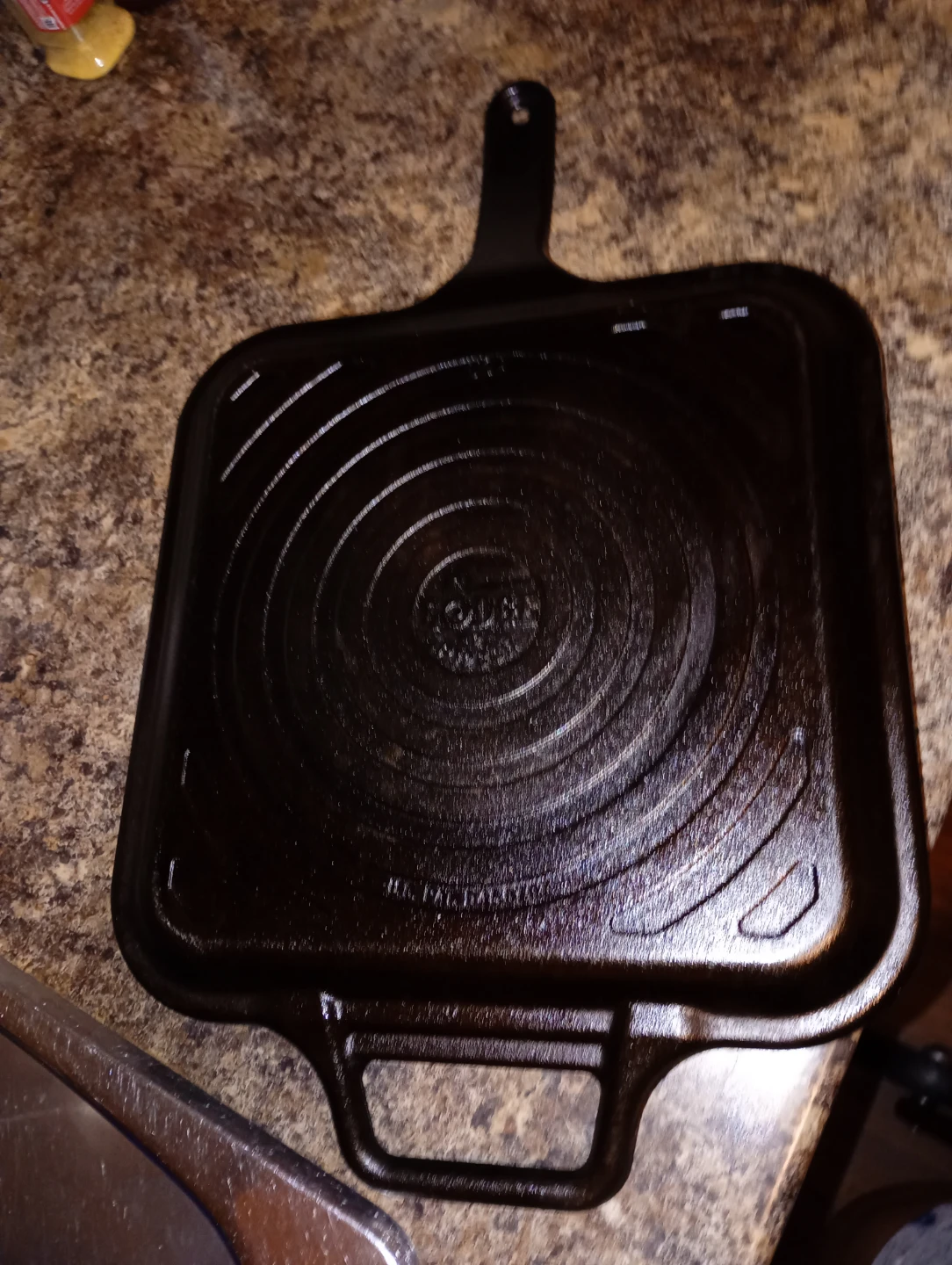 Lodge 12-Inch Pre-Seasoned Cast Iron Square Grill Pan - photo 2