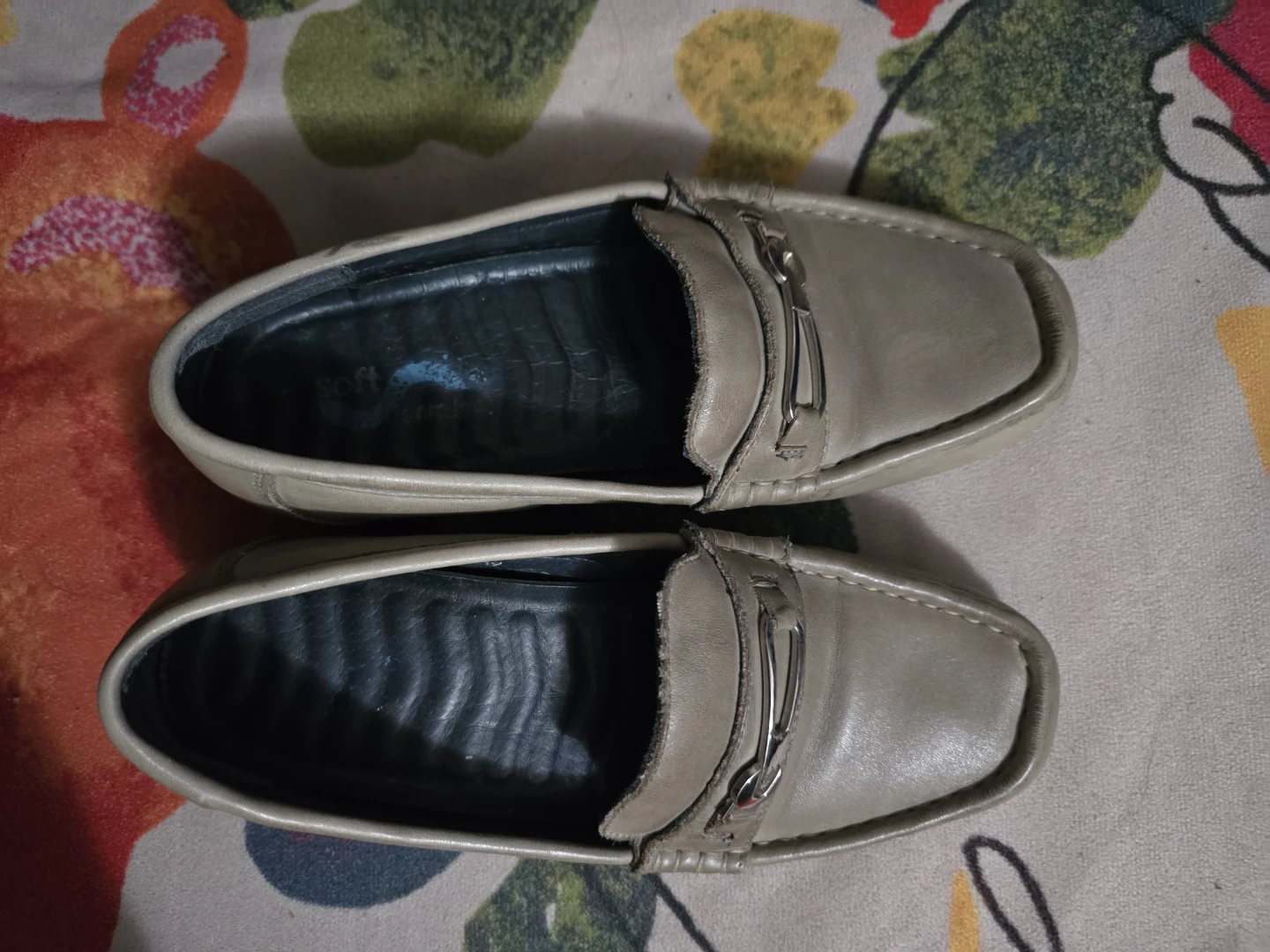 SOFT Beige /Black Pewter  Leather Loafers - Size 9 - photo 2