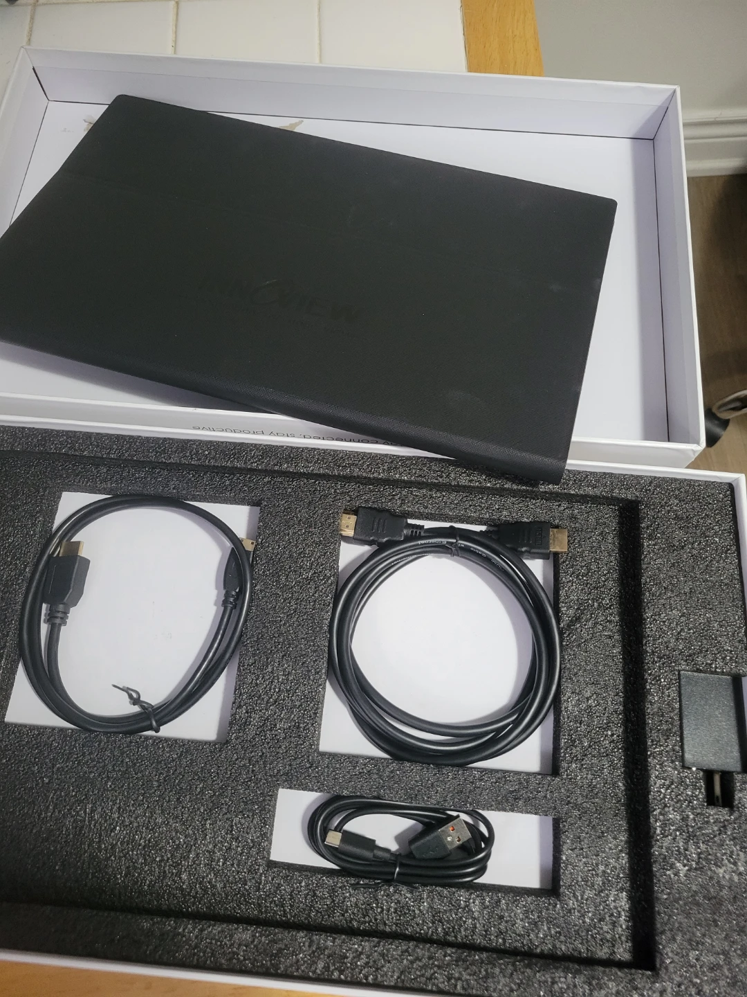 InnoView Portable Monitor 15.6 inch FHD LNIB - photo 2