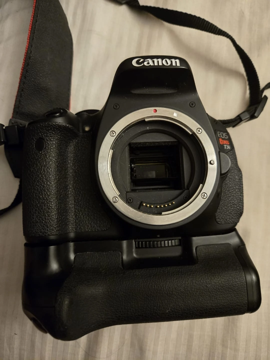 Canon EOS Rebel T3i Camera