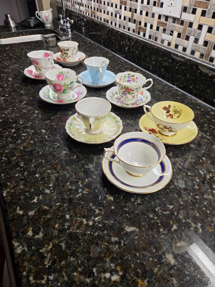 #cleanout.  Fine Bone China Tea Cup & Saucer image indicator(2)