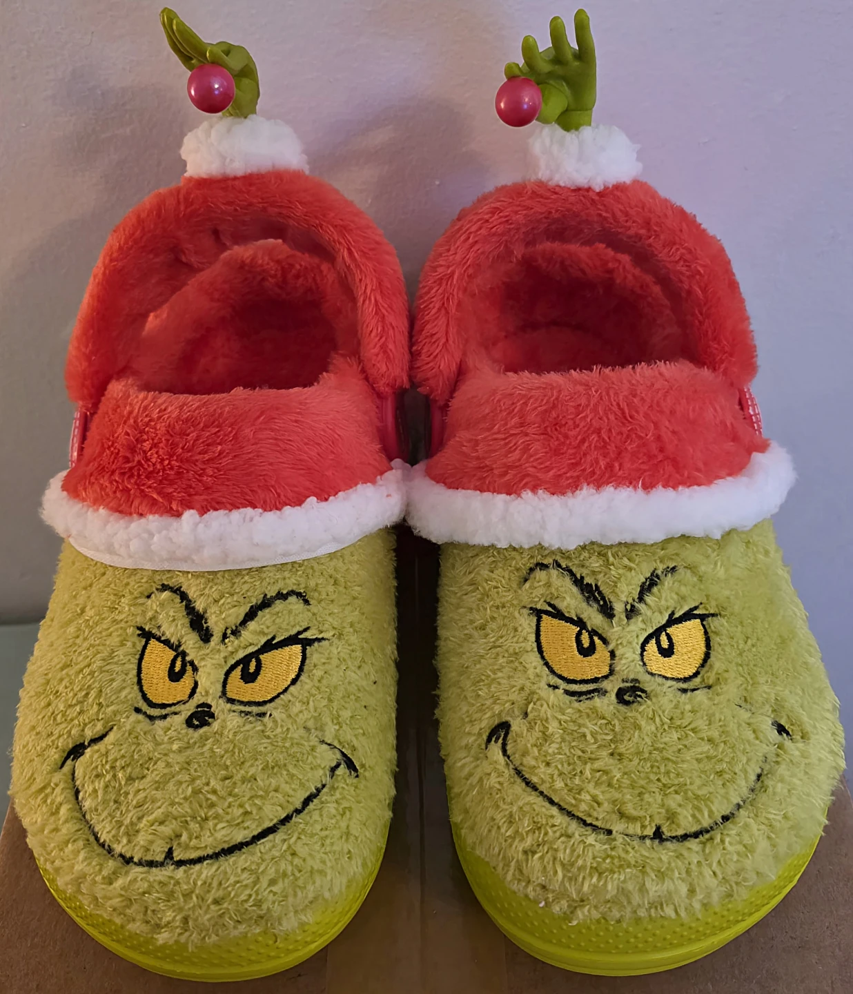 Crocs The Grinch Classic Lined Clog- Size W7/M5