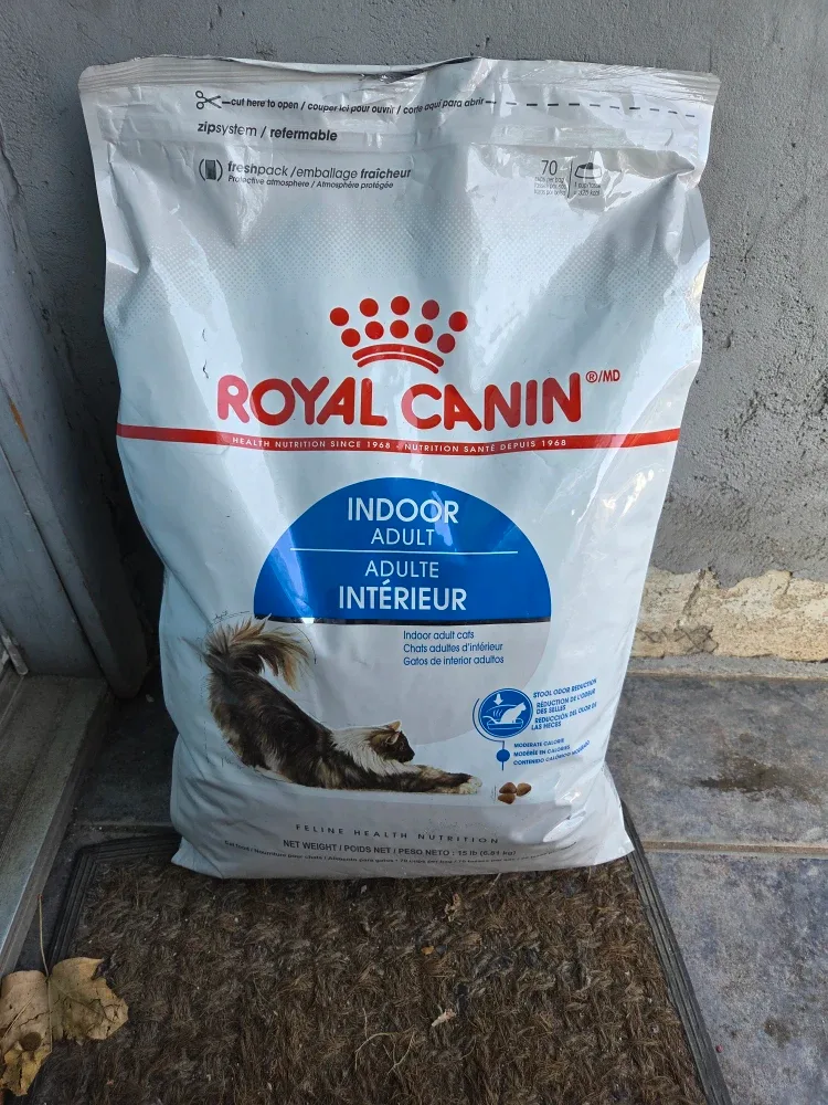 Royal Canin Indoor Adult Cat Food 15 lb image indicator(2)