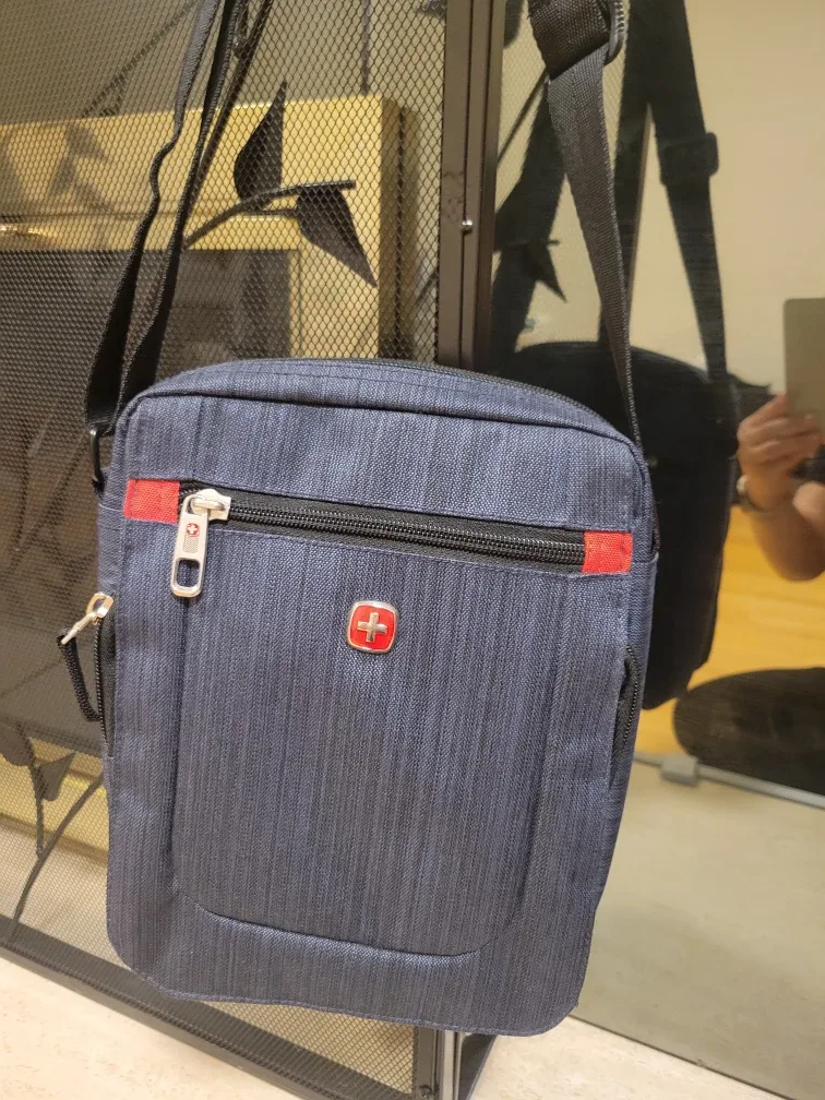 Swiss Gear Crossbody Bag - Like New!