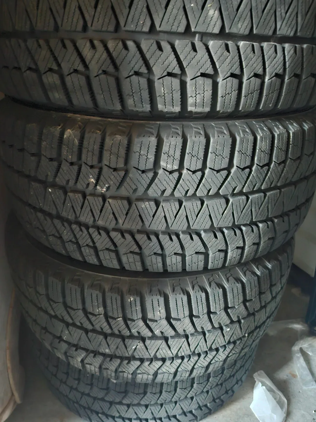 Acura TSX Rims & Bridgestone Blizzak winter tires 225/50 R17 image indicator(2)