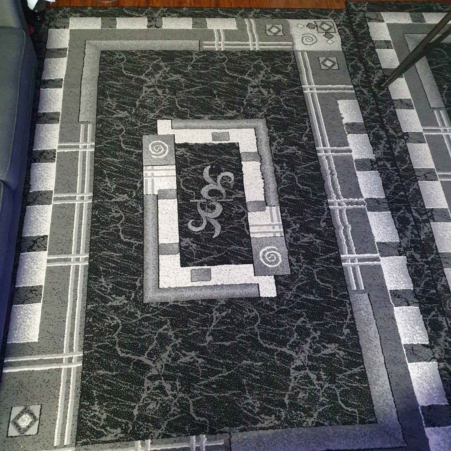 Black & Grey Patterned Area Rugs/Carpets