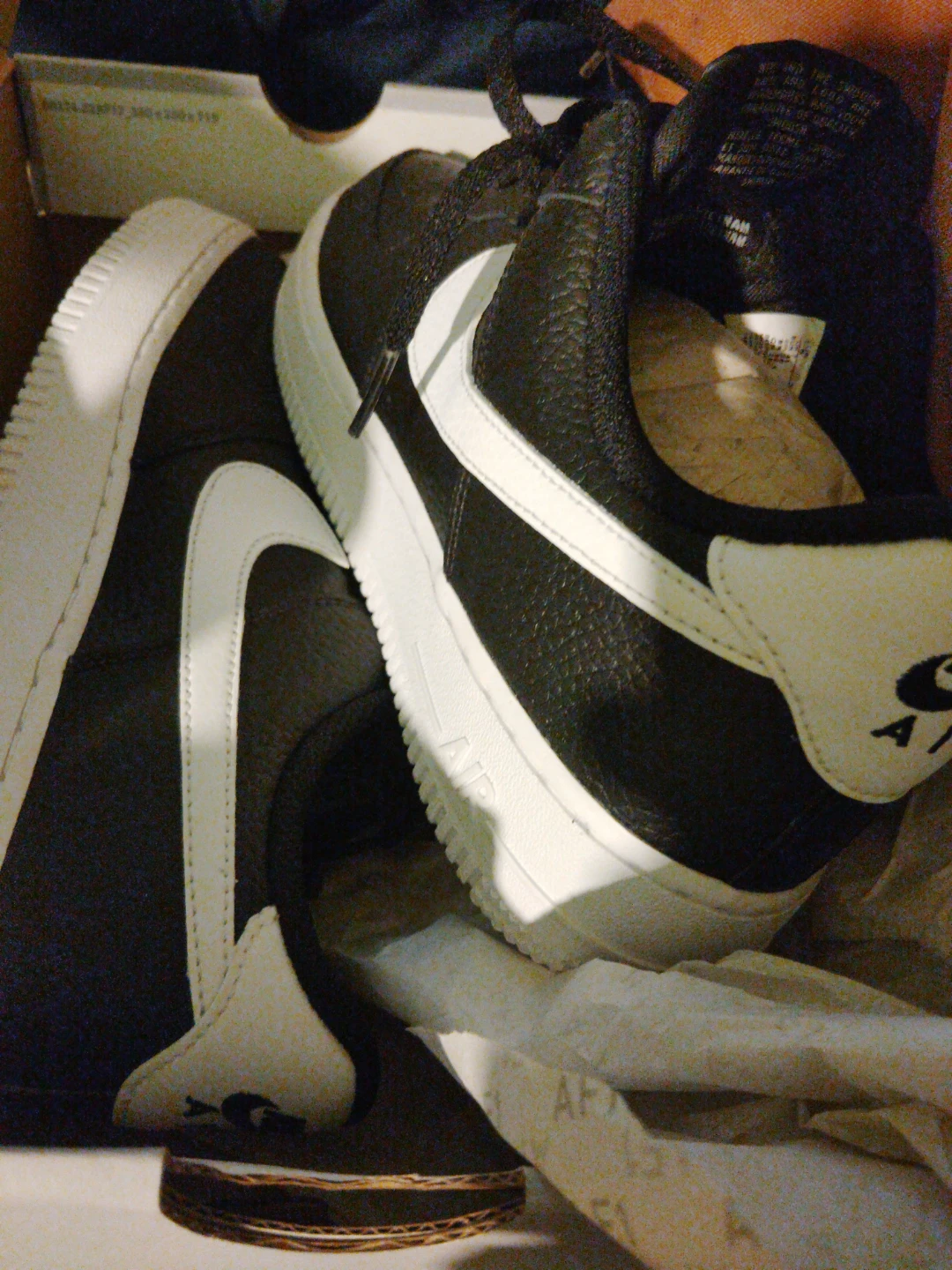 Nike Air Force 1 Black/White - Size 10 - photo 3