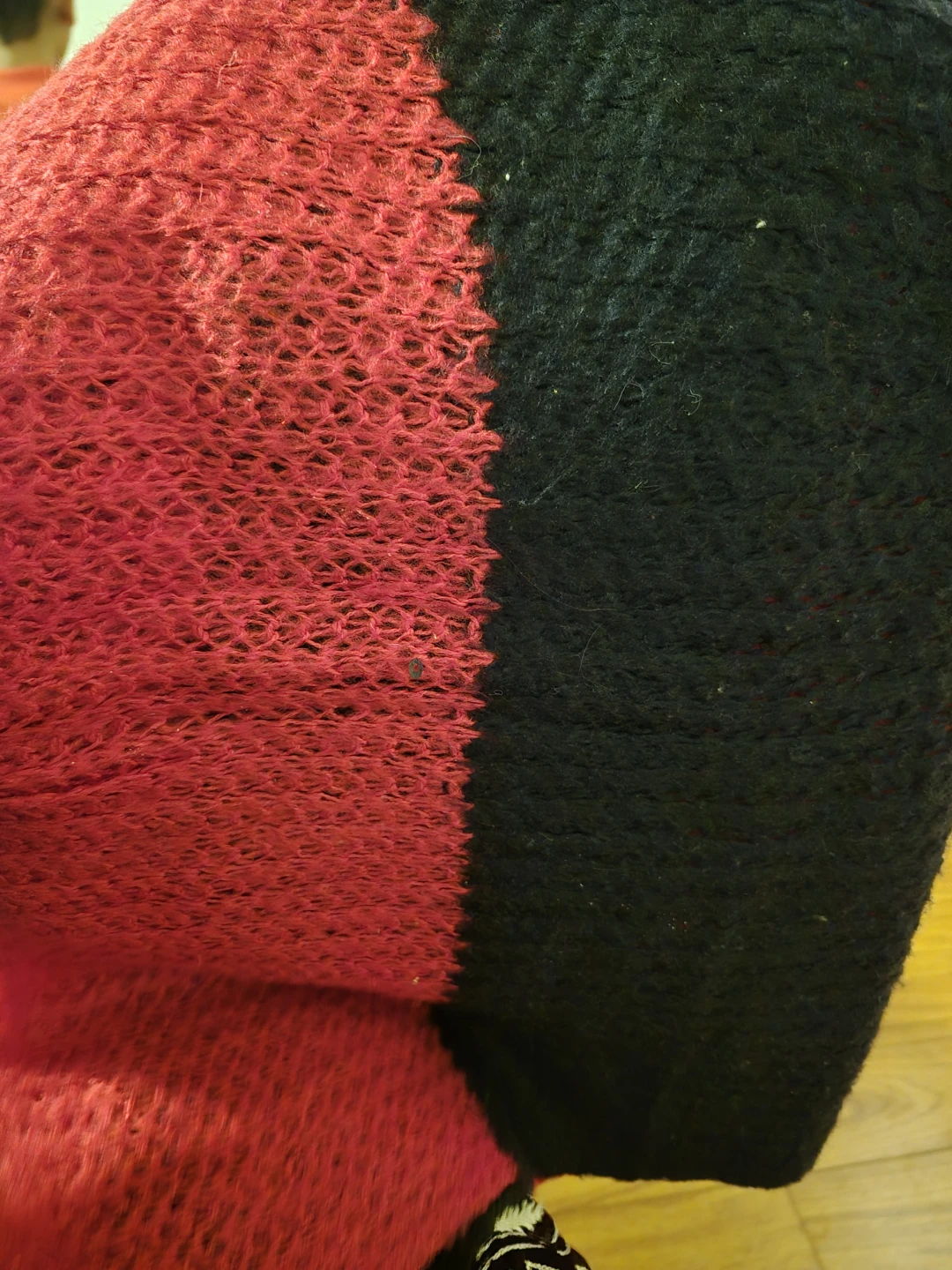 Red and Black Knit Throw scarf
