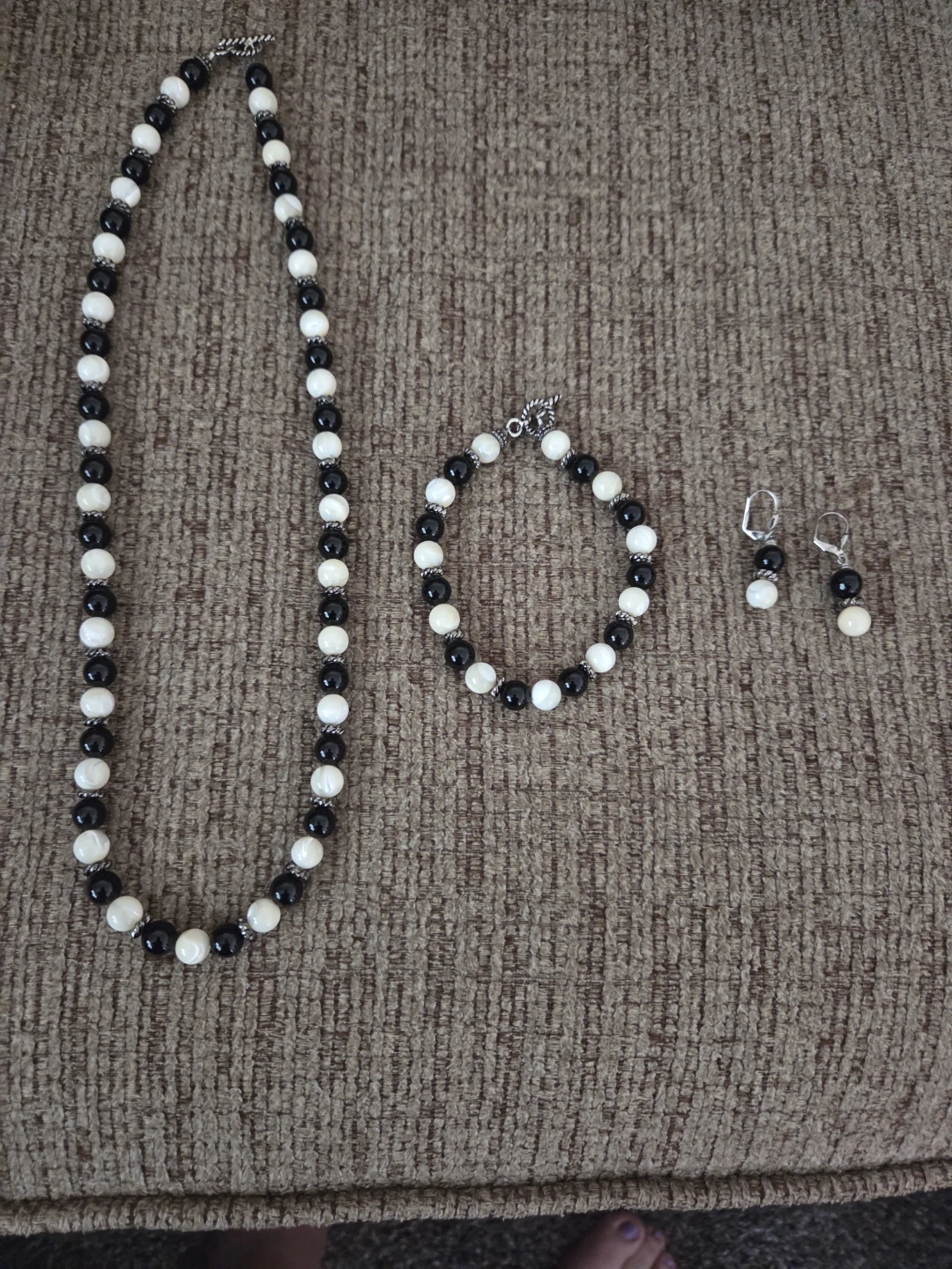 Black & White Beaded Jewelry Set (Necklace, Bracelet, Earrings)