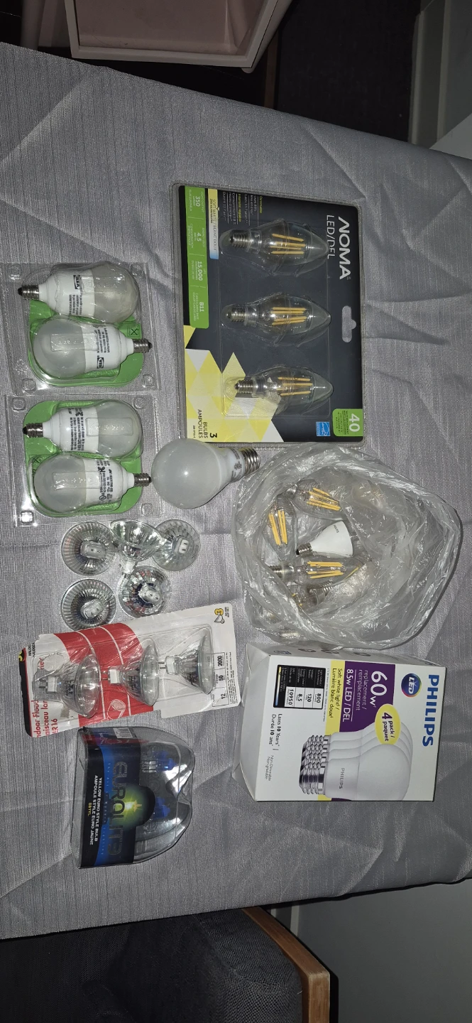 Mixed Lot of LED Light Bulbs - Noma, Philips, IKEA