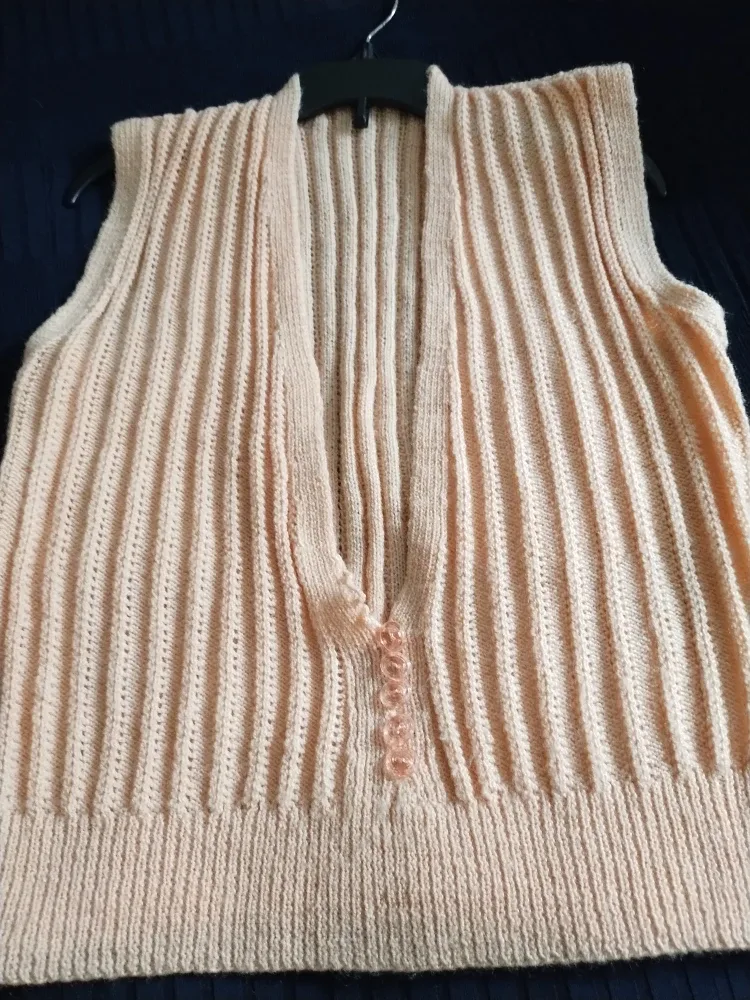 #Cleanout Hand-knitted Vest