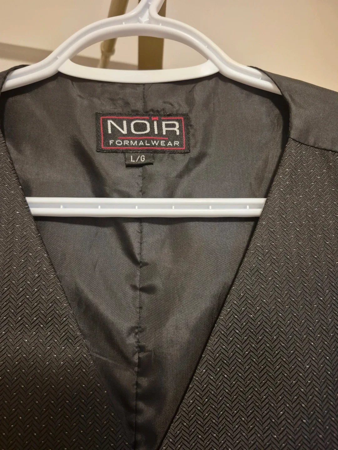 Noir Formalwear Vest - Size L/G #Cleanout image indicator(2)