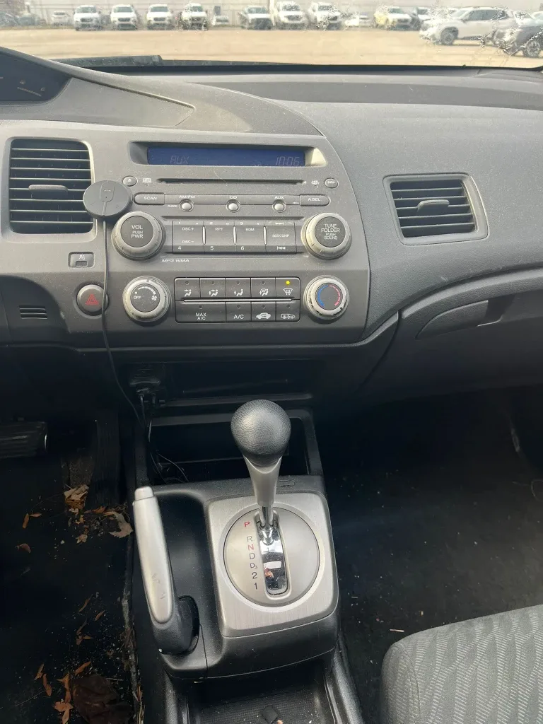 2010 Honda Civic Coupe - Grey 132000 km only image indicator(4)