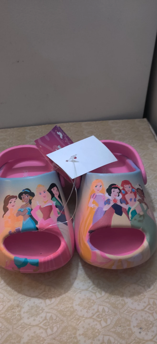 New Disney Princess Sandals Size 6 kids