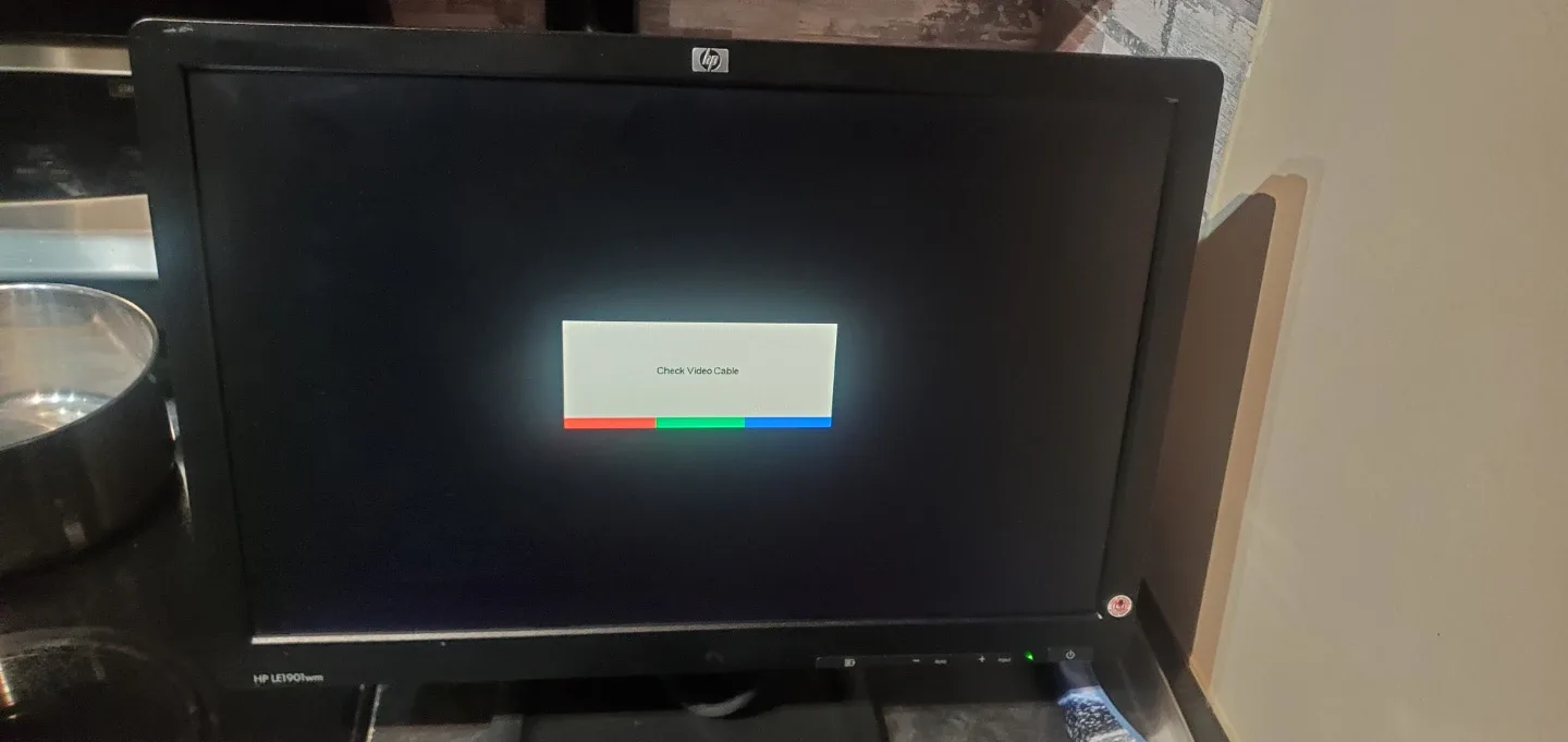 HP LE1901wm Monitor - Check Video Cable
