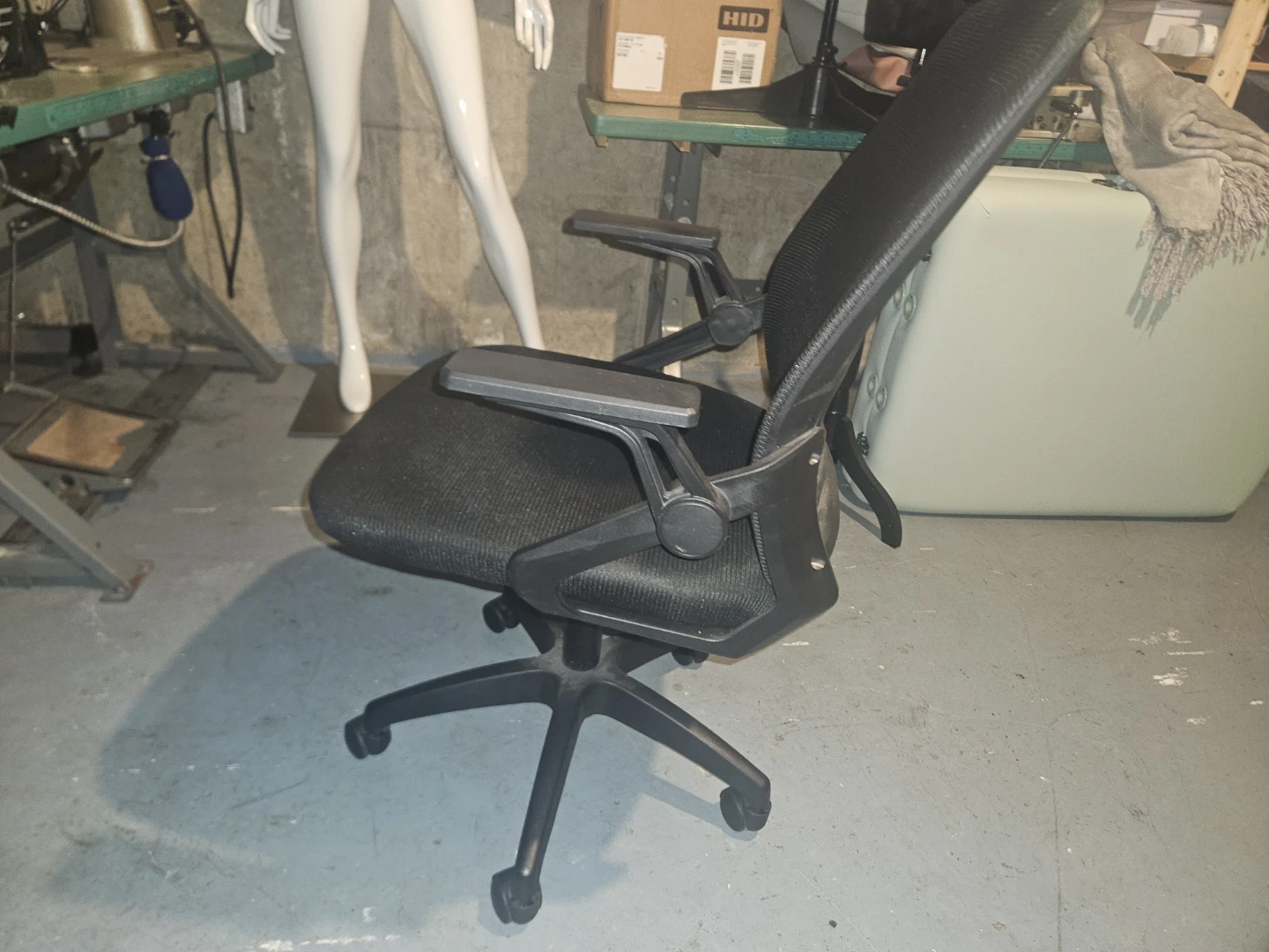 Black Office Chair - photo 2
