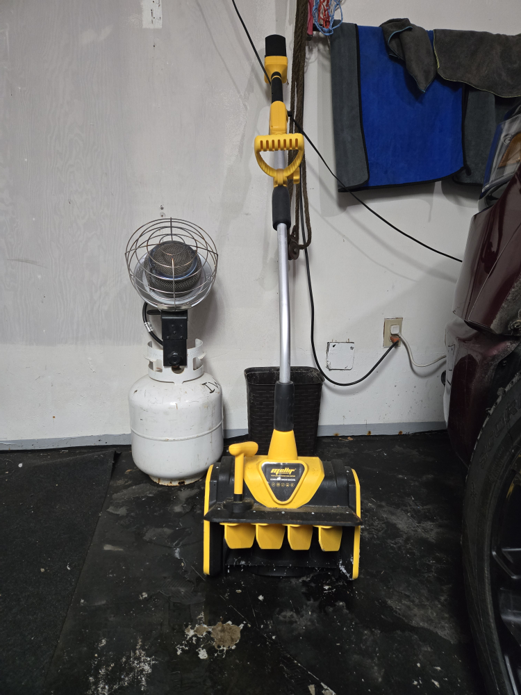 Mallr 13" Cordless Snow Shovel - Yellow