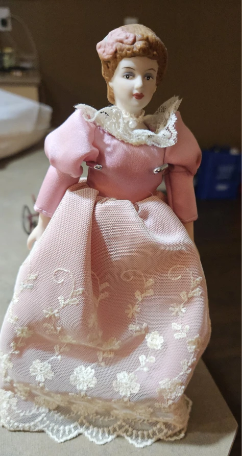 Porcelain Doll in Pink Dress - photo 2