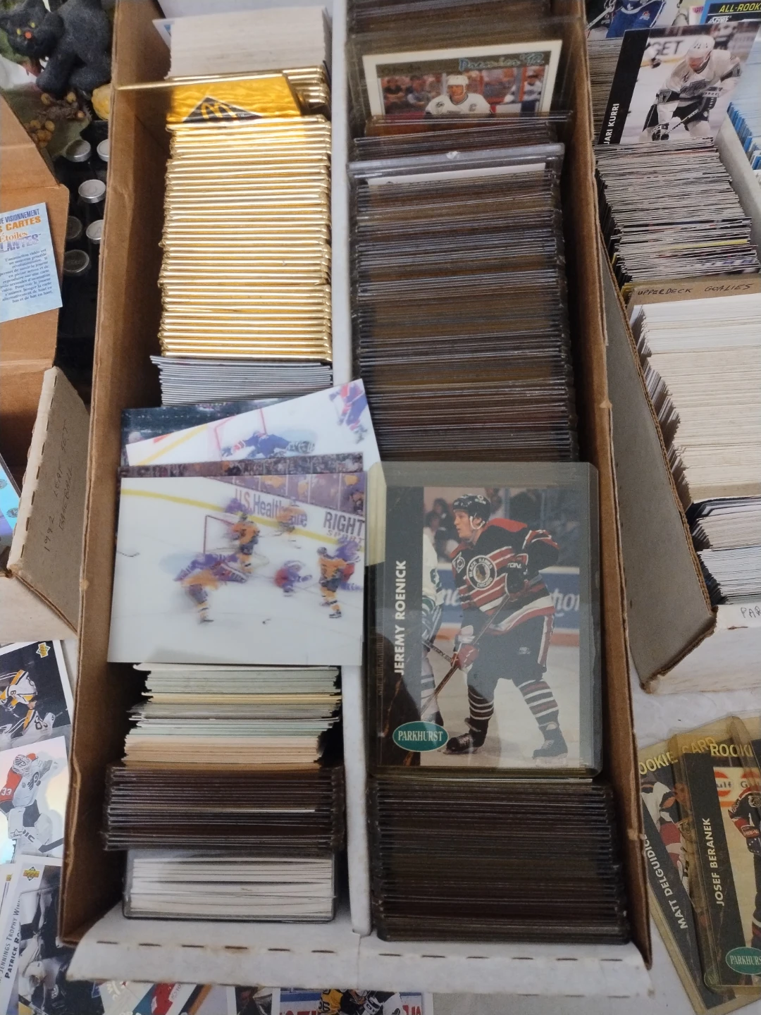 Hockey & Baseball Trading Cards Lot. - photo 2