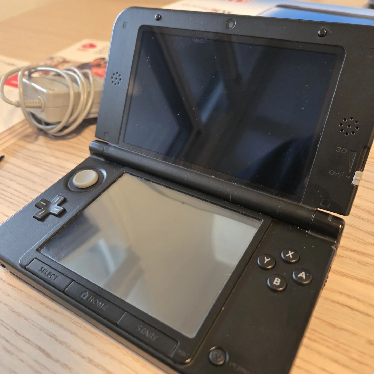 Nintendo 3DS XL CIB in box. With charger, stylus, manuals. - photo 3