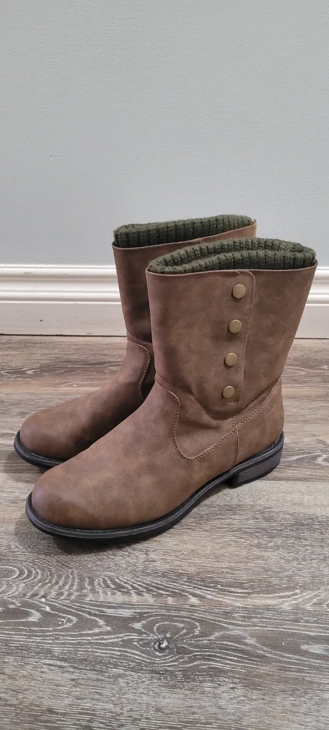 LUK EEES Brown Faux Leather Boots - Size 11