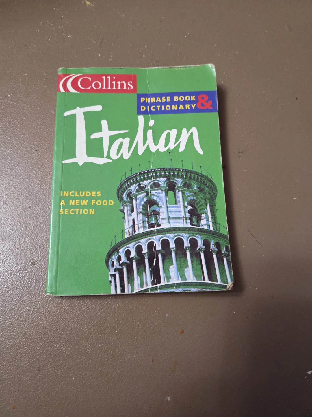 #GiftingCollins Italian Phrase Book & Dictionary