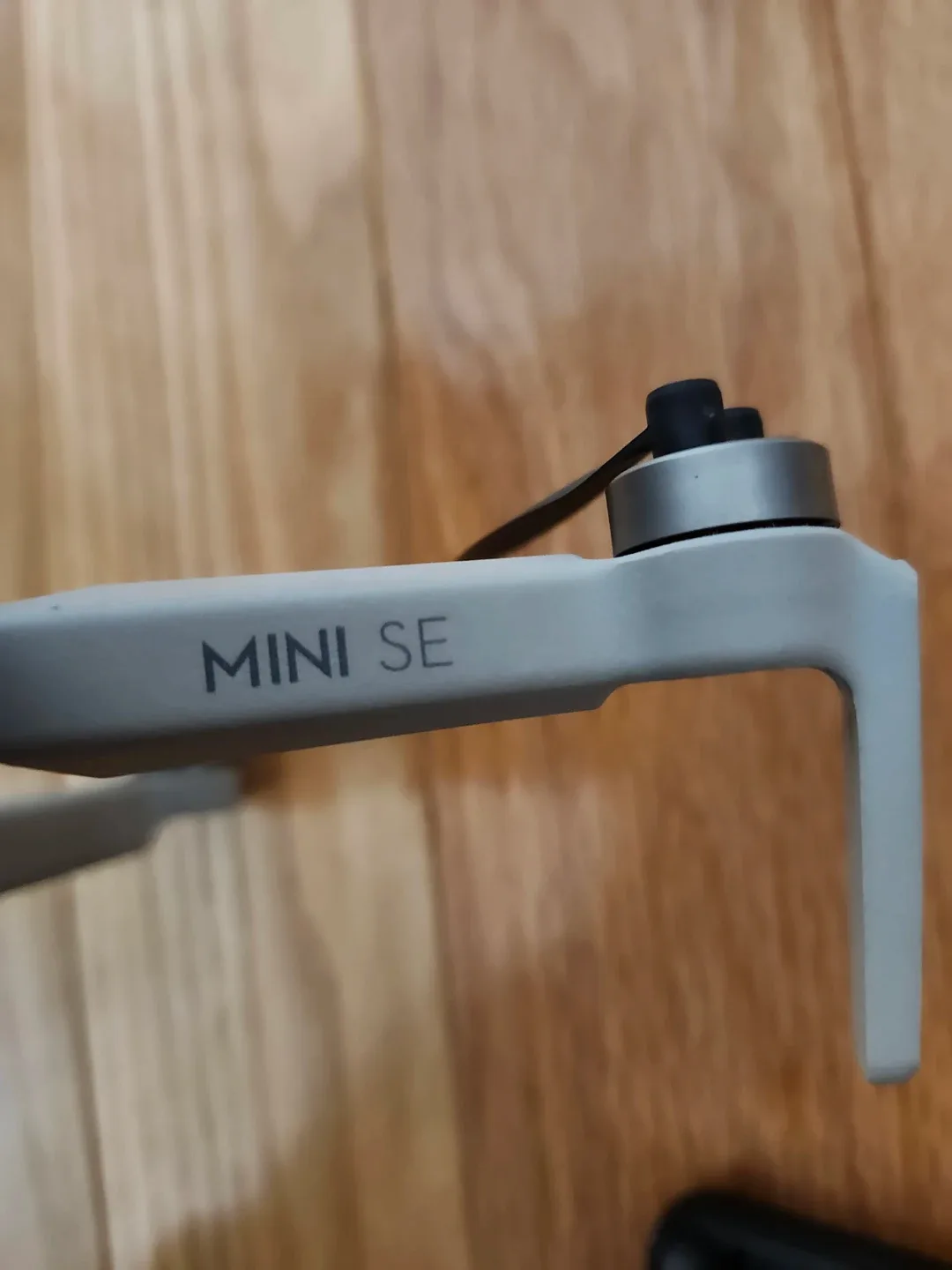 DJI Mini SE Drone with Controller & Battery image indicator(2)