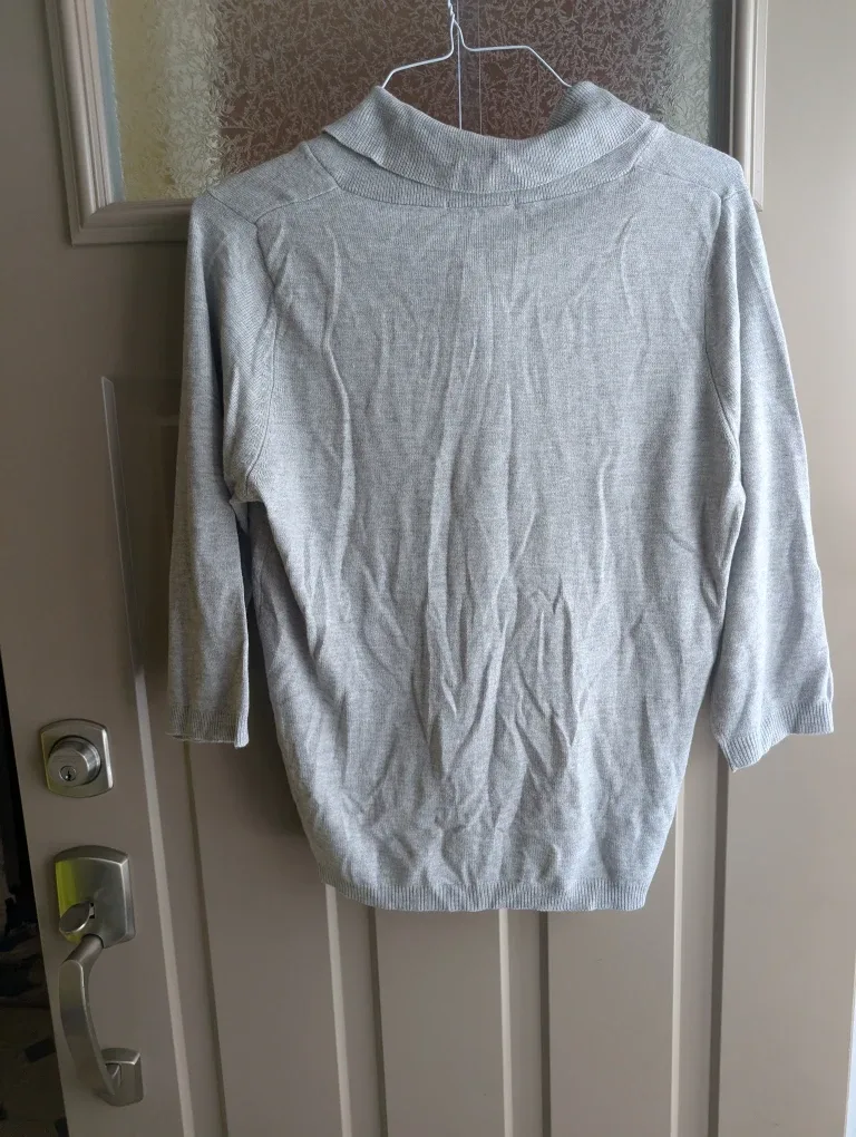 BNWT Womens sz lg Alia sweater image indicator(2)