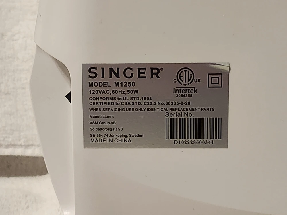 Singer M1250 Sewing Machine - Pre-owned - photo 2